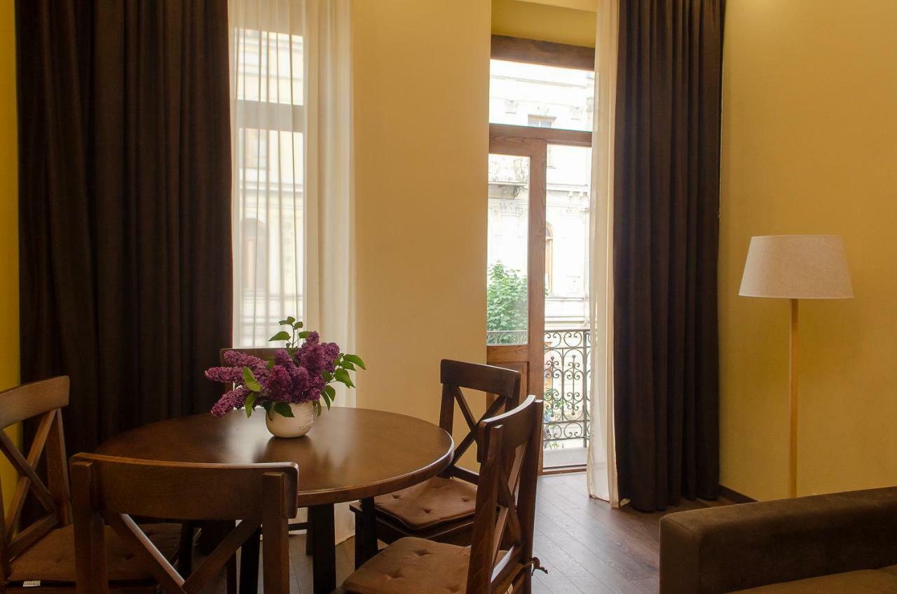 Home@97 On Aghmashenebeli Avenue Tbilisi Eksteriør bilde